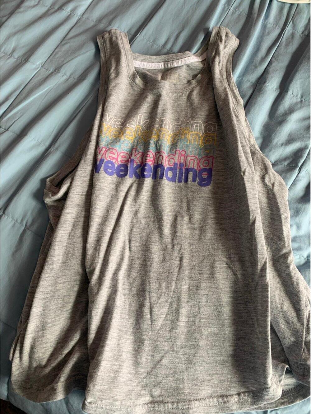 Weekending Graphic Tank Top – Gray Retro Style Racerback​